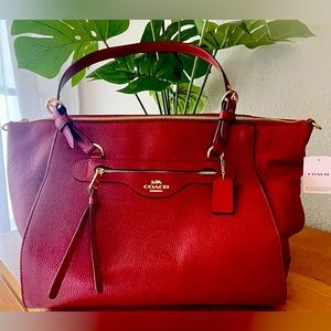 New authentic Coach Kleo carryall bag in cherry with gold hardware